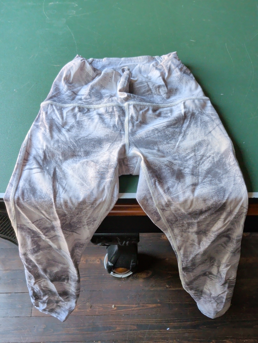 lululemon athletica Women's Sz 4 Gray Marble-Print Joggers